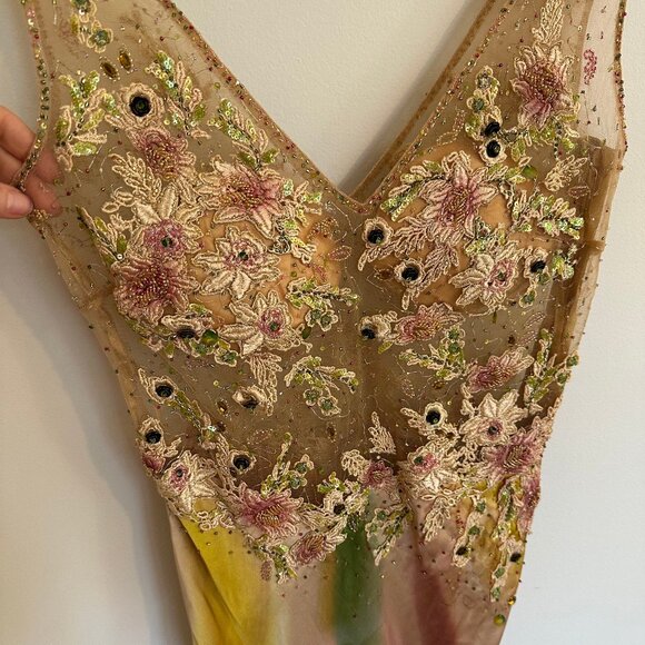 Couture silk and beaded gown with matching scarf - Picture 5 of 13